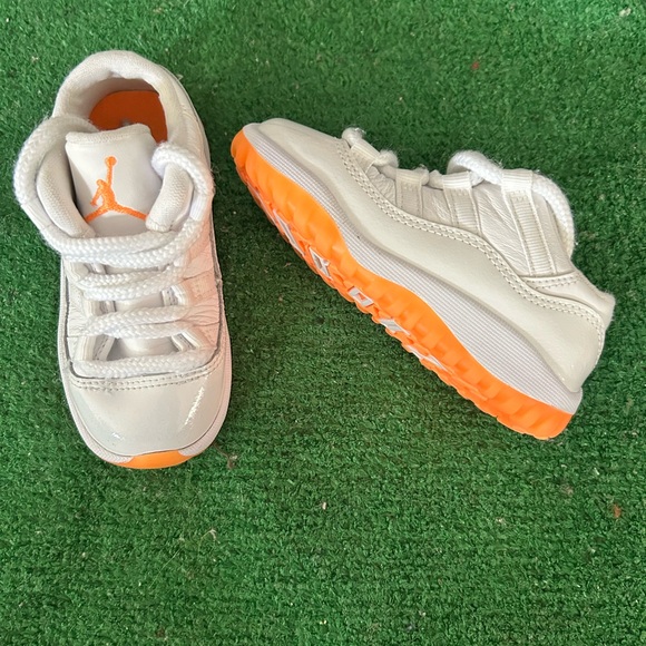 Jordan 11 retro low Bright citrus - Picture 1 of 5
